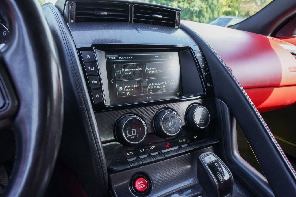Used 2016 Jaguar F-TYPE R AWD/4WD image 15
