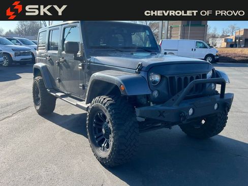 Used 2014 Jeep Wrangler Unlimited Sahara w/ Connectivity Group image 5