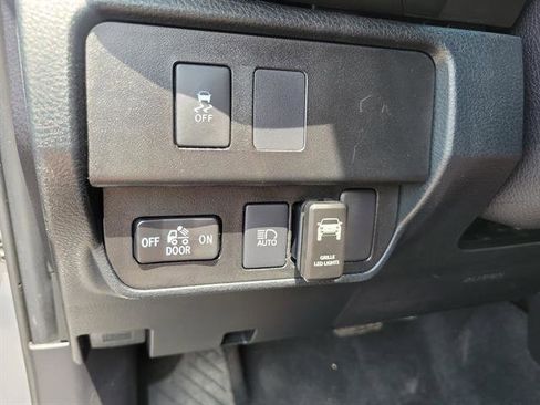 Used 2021 Toyota Tacoma SR AWD/4WD image 22