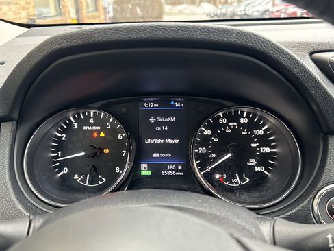 Used 2018 Nissan Rogue SV image 20