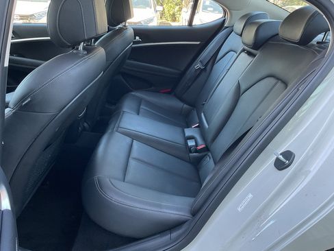 Used 2025 Genesis G70 2.5T image 15