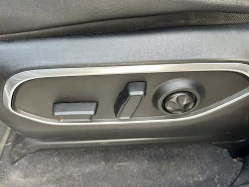 Used 2023 Jeep Wagoneer 4WD w/ Convenience Group I image 13