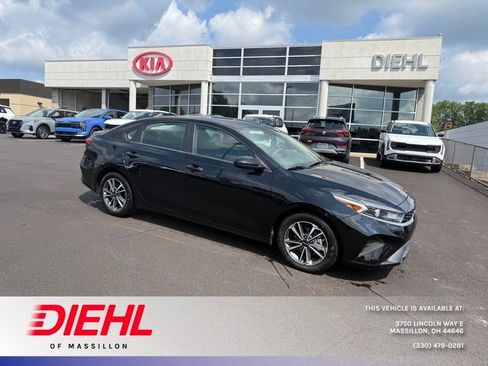 Used 2023 Kia Forte LXS FWD image 1