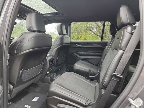 New 2025 Jeep Grand Cherokee L Altitude image 6