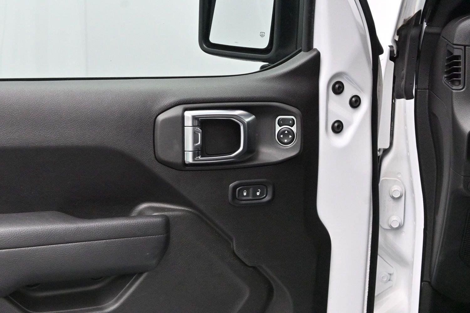 Used 2025 Jeep Gladiator Sport AWD/4WD image 11