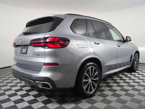 Certified 2026 BMW X5 sDrive40i w/ M Sport Package RWD image 5