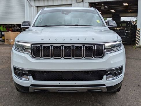 Used 2023 Jeep Wagoneer Series III w/ Premium Group I image 9