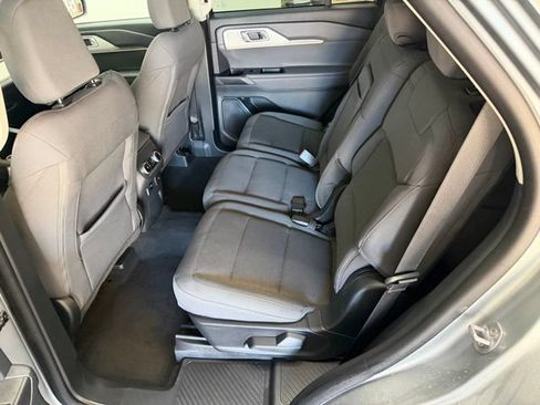 Used 2025 Ford Explorer Active AWD/4WD image 36
