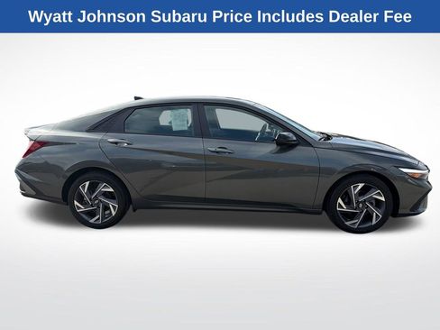 Used 2025 Hyundai Elantra Sport FWD image 9