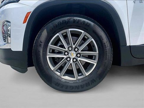 Used 2023 Chevrolet Traverse LT FWD image 10