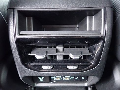 Used 2023 Jeep Grand Cherokee Limited image 15