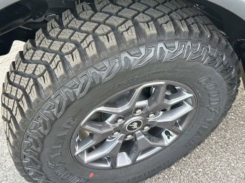 New 2025 Ford Bronco Badlands image 18