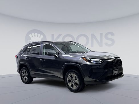 Used 2024 Toyota RAV4 XLE AWD/4WD image 22
