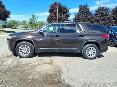 Used 2019 Chevrolet Traverse LT w/ LPO, Floor Liner Package AWD/4WD image 2
