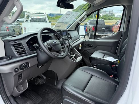 Used 2024 Ford Transit 150 Low Roof AWD w/ Exterior Upgrade Package image 4