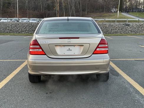 Used 2005 Mercedes-Benz C 320 Sedan image 7