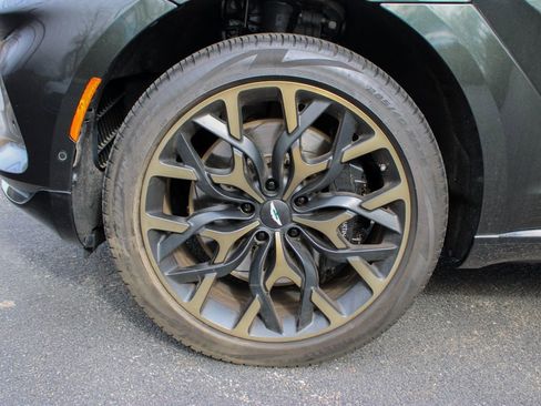 Used 2023 Aston Martin DBX Base image 22