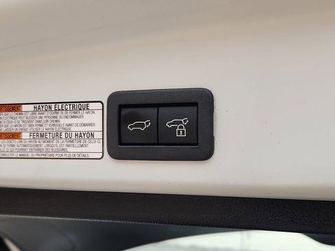 Certified 2023 Toyota Corolla Cross XLE image 31