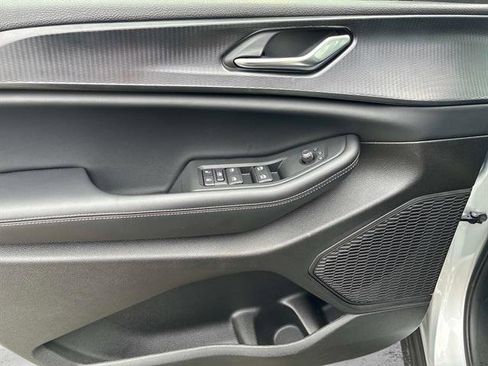 Used 2025 Jeep Grand Cherokee L Altitude image 19