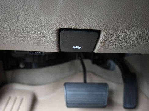 Used 2020 Chevrolet Suburban LT AWD/4WD image 30