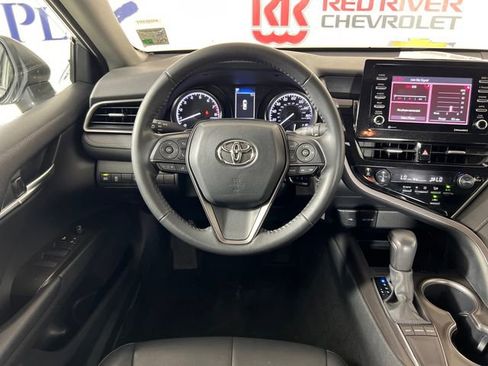 Used 2024 Toyota Camry SE image 14