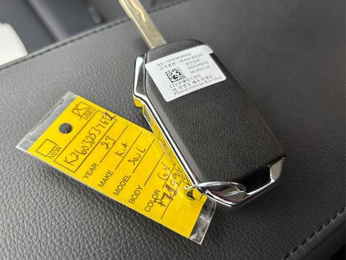 Used 2023 Kia Soul LX image 32