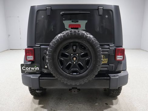Used 2015 Jeep Wrangler Unlimited Sport AWD/4WD image 3