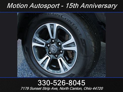 Used 2017 Toyota Tacoma SR5 AWD/4WD image 33