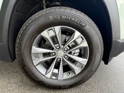 New 2026 Chevrolet Equinox LT w/ Convenience Package II AWD/4WD image 36