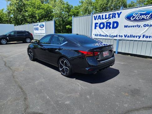 Used 2023 Nissan Altima 2.5 SR w/ SR Premium Package FWD image 3