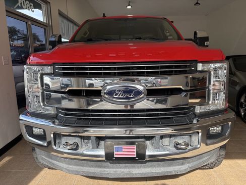 Used 2019 Ford F250 Lariat w/ Chrome Package image 3