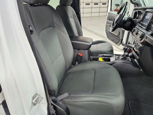 Used 2021 Jeep Wrangler Unlimited Sport image 34