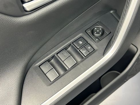 Used 2025 Toyota RAV4 Limited AWD/4WD image 19