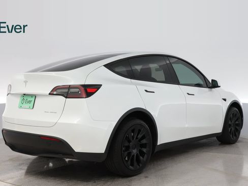Used 2023 Tesla Model Y Long Range AWD/4WD image 3