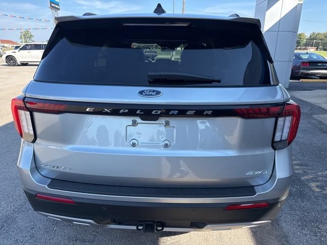 Used 2025 Ford Explorer Active w/ Active Comfort Package AWD/4WD image 9
