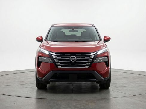 Used 2025 Nissan Rogue SV AWD/4WD image 2