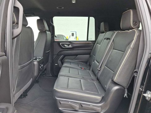 Used 2024 Chevrolet Suburban Premier image 30