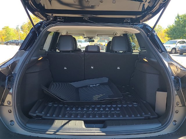 New 2027 Nissan Kicks SV w/ Rock Creek Edition AWD/4WD image 29