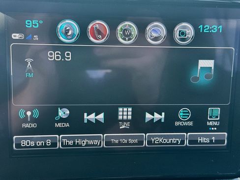 Used 2019 Chevrolet Traverse Premier w/ LPO, Black Accent Package AWD/4WD image 21