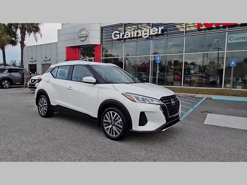 Used 2024 Nissan Kicks SV image 18