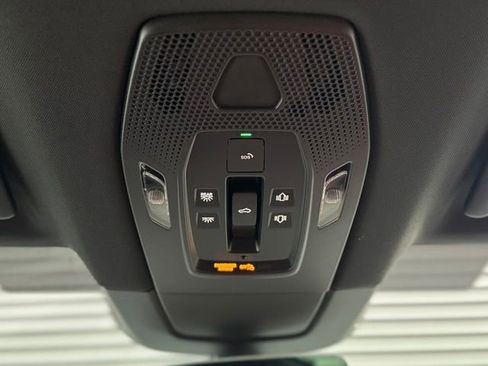 New 2025 Porsche Macan 4S Electric AWD/4WD image 31