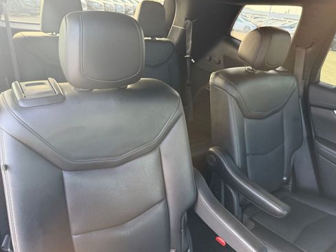 Used 2022 Cadillac XT6 Premium Luxury FWD image 37
