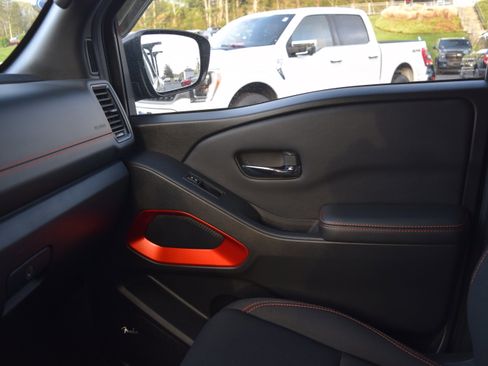 Used 2023 Nissan Frontier PRO-4X w/ Pro Convenience Package AWD/4WD image 20