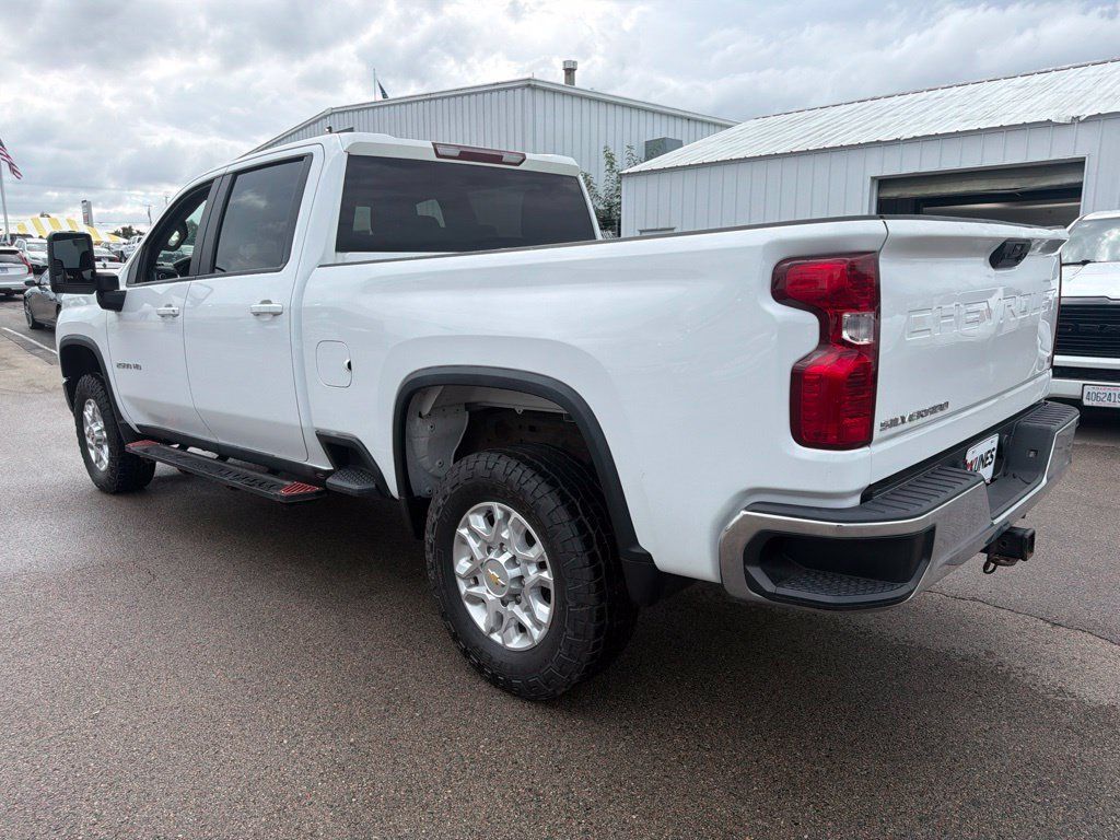 Used 2021 Chevrolet Silverado 2500 LT w/ Z71 Off-Road Package AWD/4WD image 6
