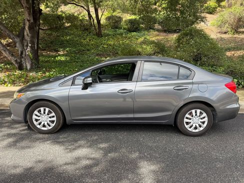 Used 2012 Honda Civic LX image 2