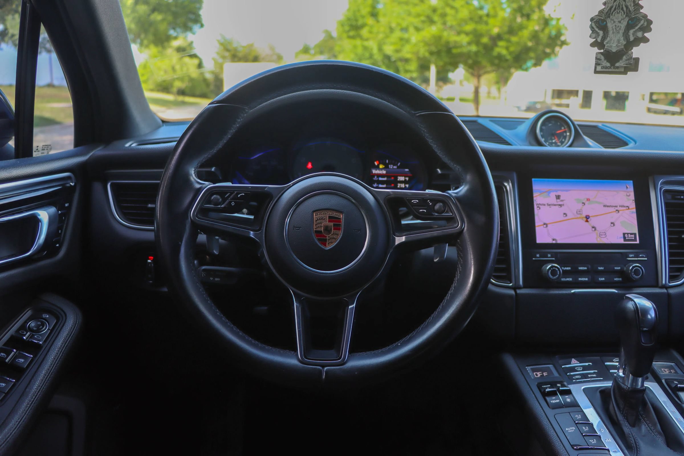 Used 2017 Porsche Macan S AWD/4WD image 28