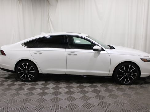 Used 2024 Honda Accord Touring image 31