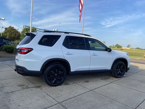 New 2026 Honda Pilot Black Edition image 11