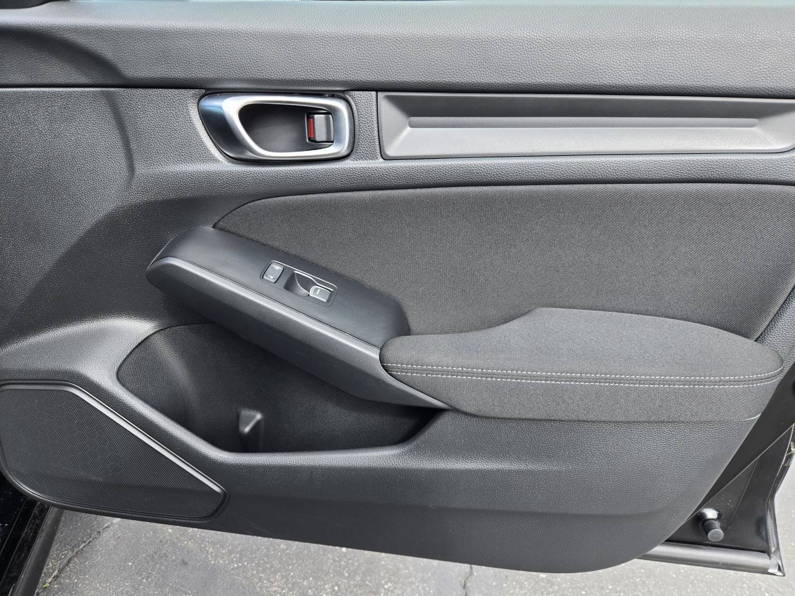 Used 2025 Honda Civic Sport image 32
