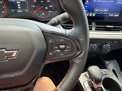 Used 2024 Chevrolet Trax RS FWD image 20
